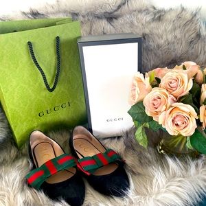 Authentic Gucci Sued Ballet Flats with Bow. Size: 40.5